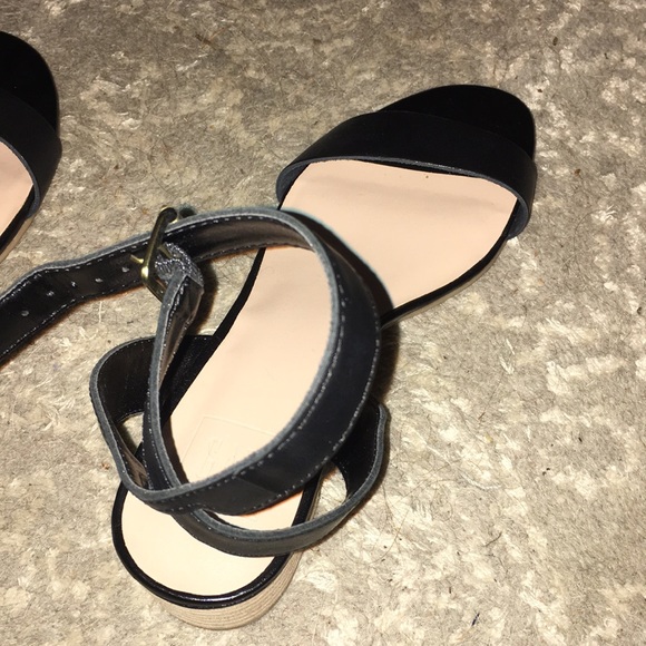 Gap Leather Sandals - Picture 6 of 6